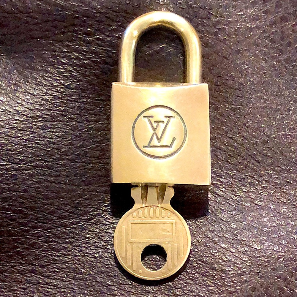 Vintage LV Louis Vuitton Padlock Lock & Key 210